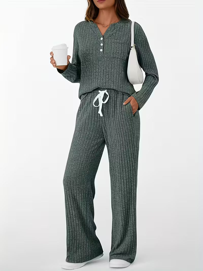 Damen Geripptes Entspannungs-Set mit Henley-Oberteil und weiter Kordelhose Echo Archiv