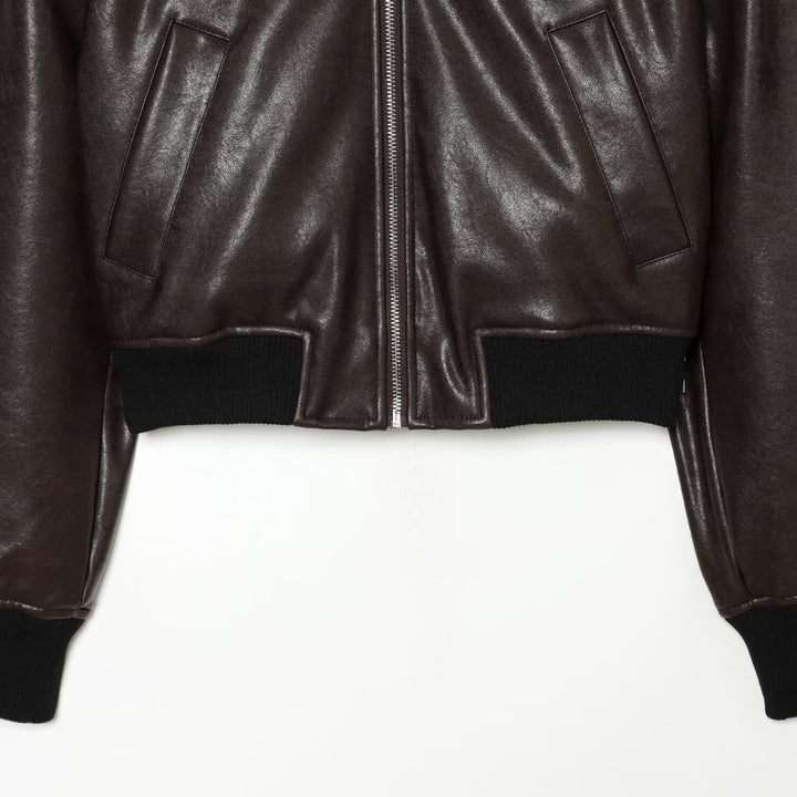 Herren Lederoptik-Bomberjacke im Cropped-Stil mit Rippbündchen Echoarchiv