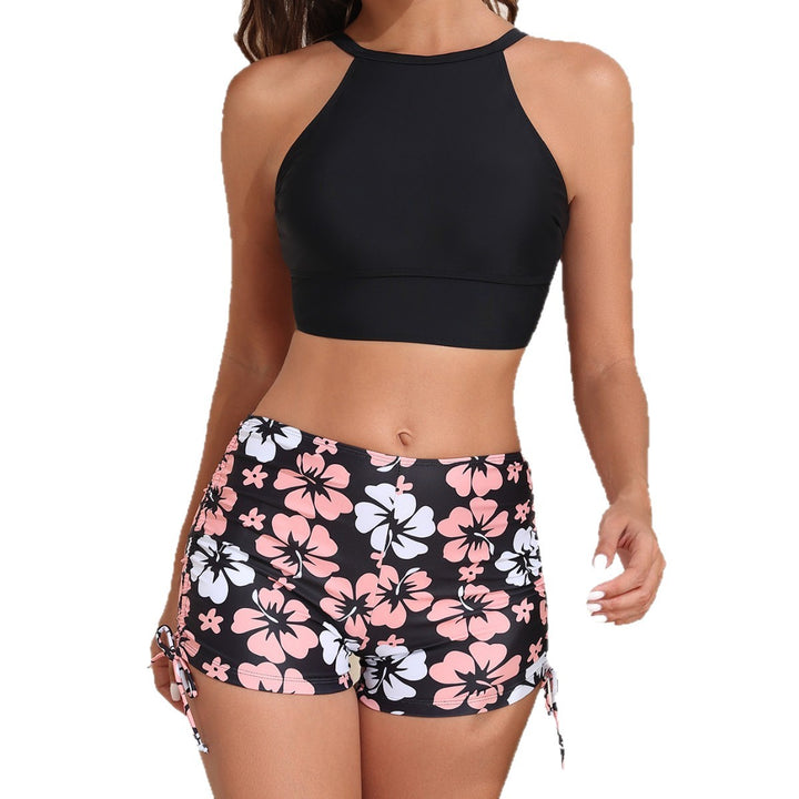 Damen Sportliches Bikini-Set mit floralem Oberteil und Shorts Echo Archiv