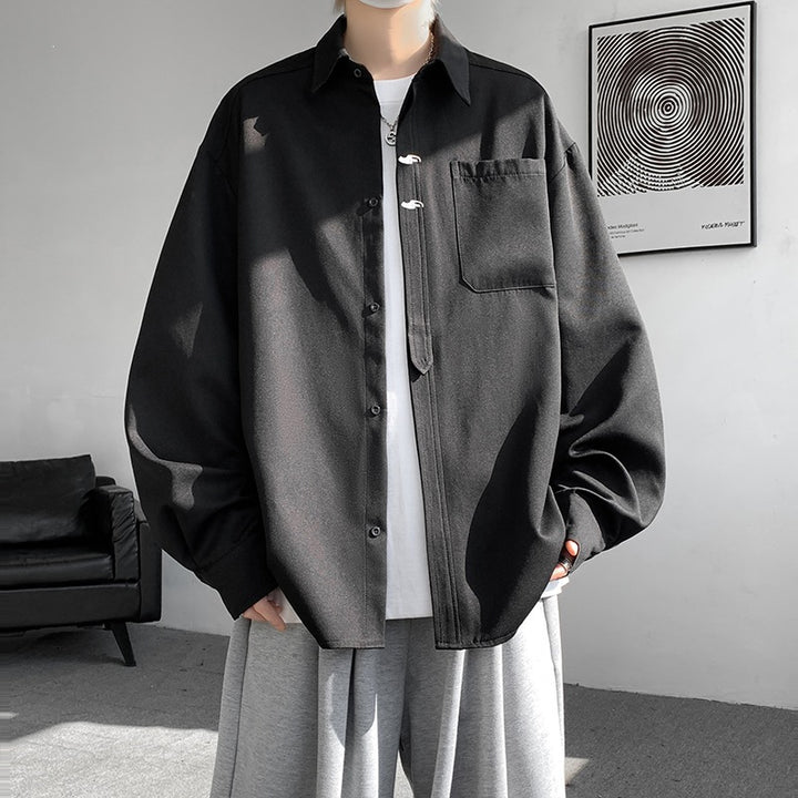 Unisex Oversize Hemdjacke im minimalistischen Utility-Look mit Brusttasche und verdeckter Knopfleiste Echoarchiv