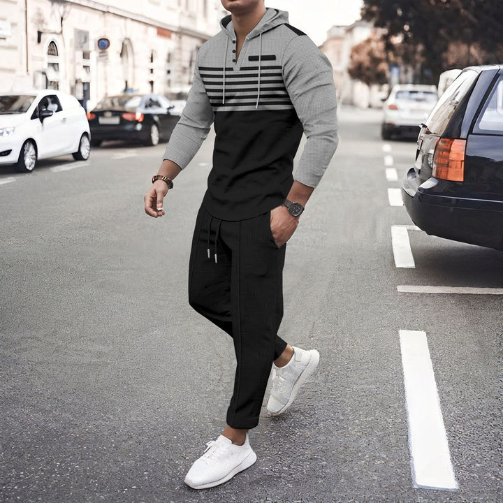 Herren nan urbanes Kapuzen-Henley Freizeitset mit Streifenpasse und gekürzter Joggerhose Echo Archiv