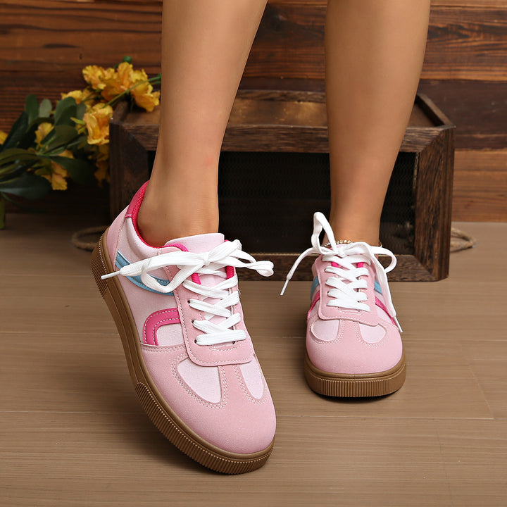 Damen niedrige Retro‑Sneaker aus Velours‑ und Textilmix mit profiliertem Gumsohle Echoarchiv