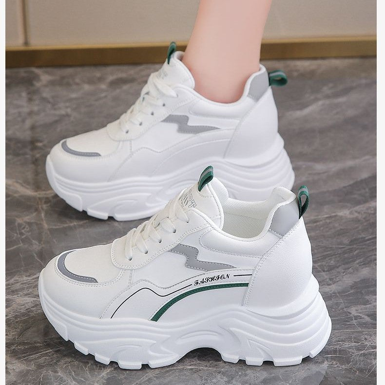 Damen Sportliche Sneakers mit dämpfender Profilsohle und atmungsaktive Obermaterialstruktur Echo Archiv