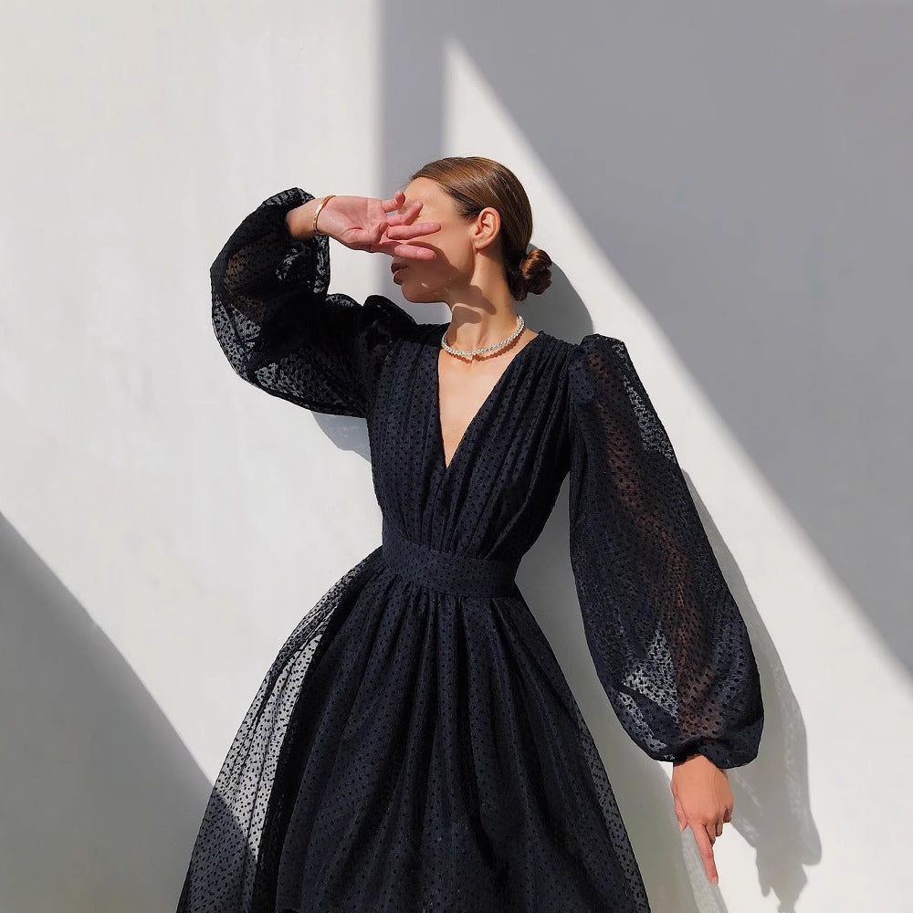 Damen Kleid mit transparentem Puffärmel und floralem Punkte-Design Echo Archiv