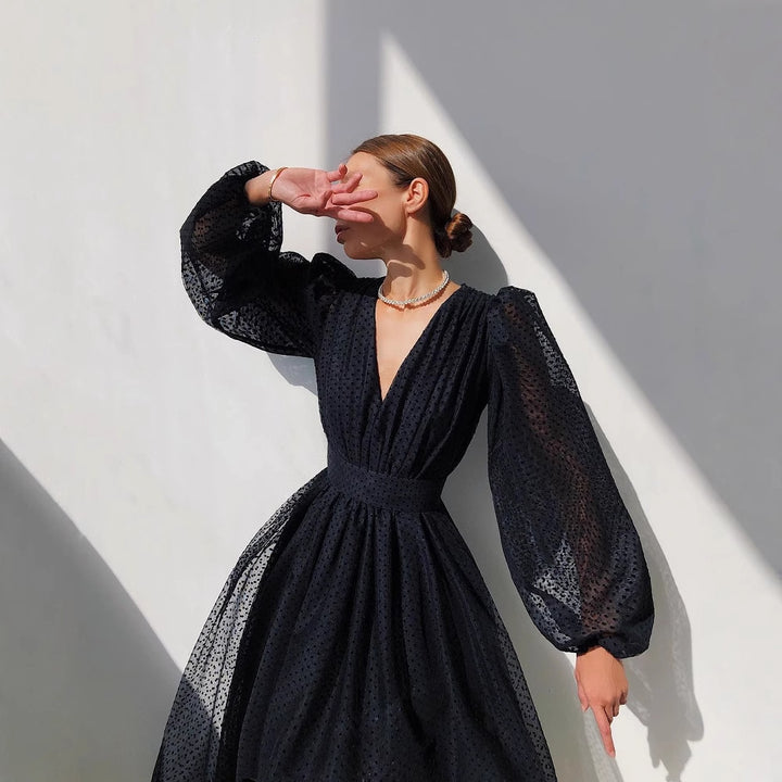 Damen Kleid mit transparentem Puffärmel und floralem Punkte-Design Echo Archiv