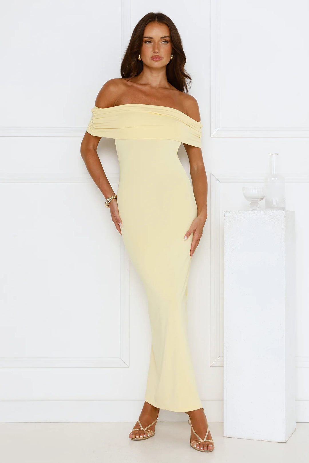 Damen Elegantes Maxikleid mit Off-Shoulder Schnitt und figurbetonter Passform Echo Archiv