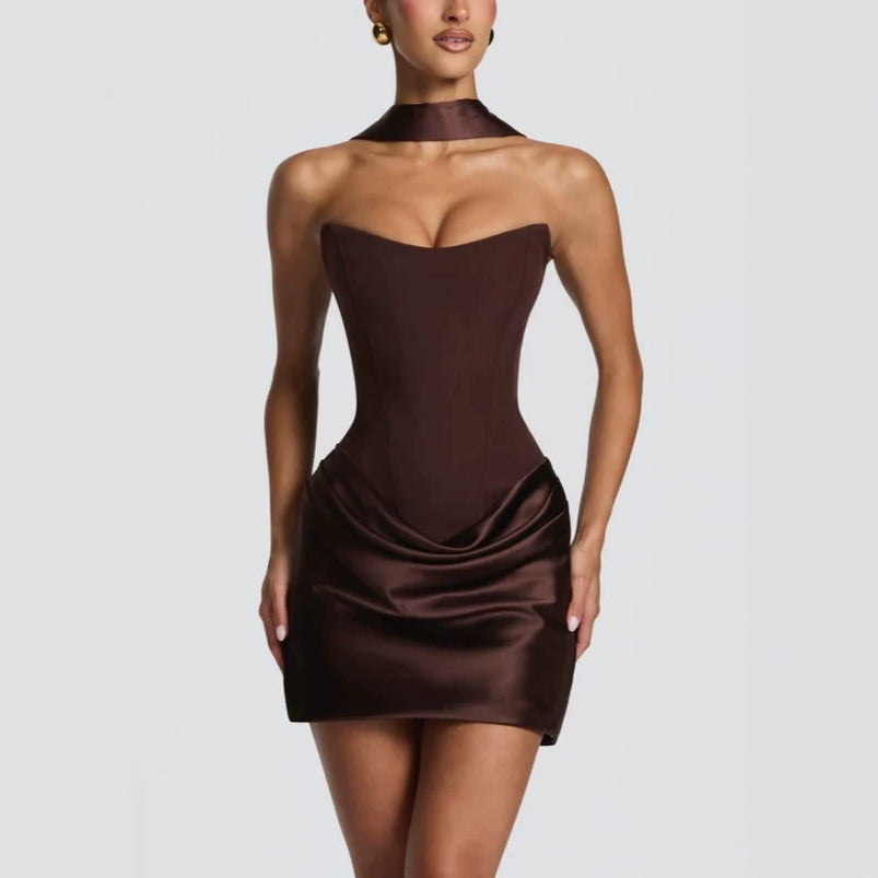 Damen Elegantes Minikleid mit schulterfreiem Schnitt und schimmerndem Material Echo Archiv