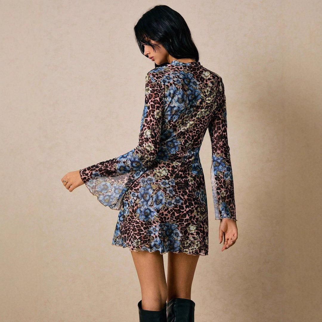 Damen nan figurbetontes Netz-Minikleid mit Leoparden- und Blumenprint, Stehkragen und Trompetenärmeln Echo Archiv