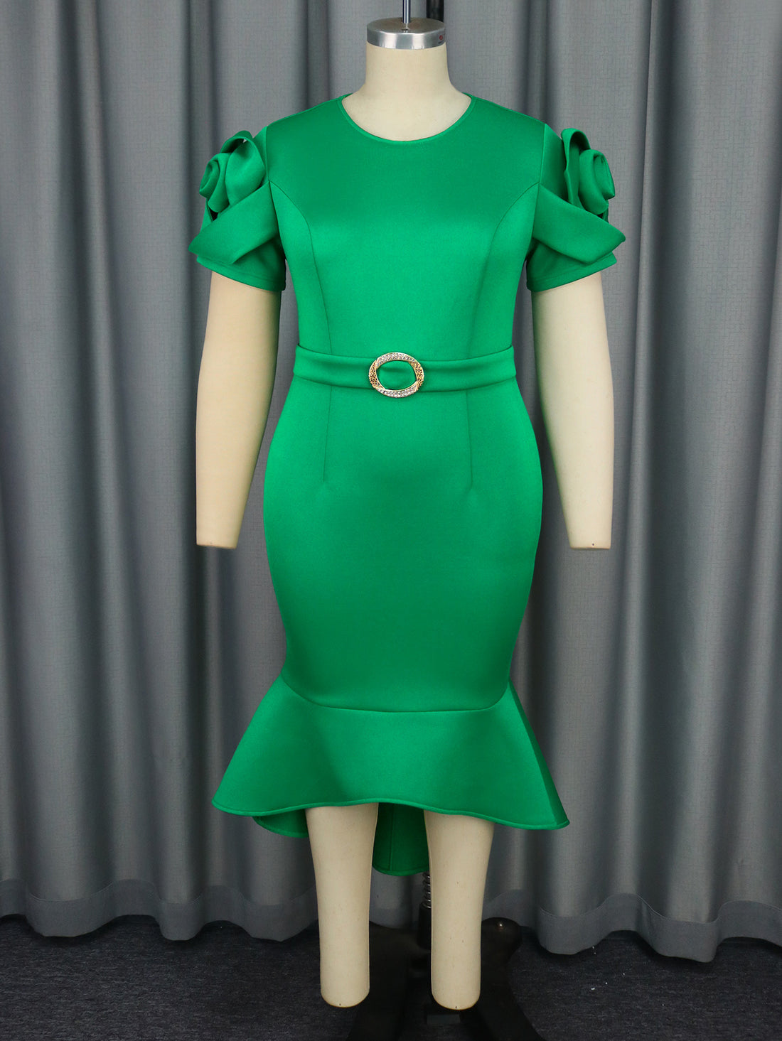Damen figurbetontes Kleid mit voluminösen Ärmeln und tailliertem Gürteldetail – Élara