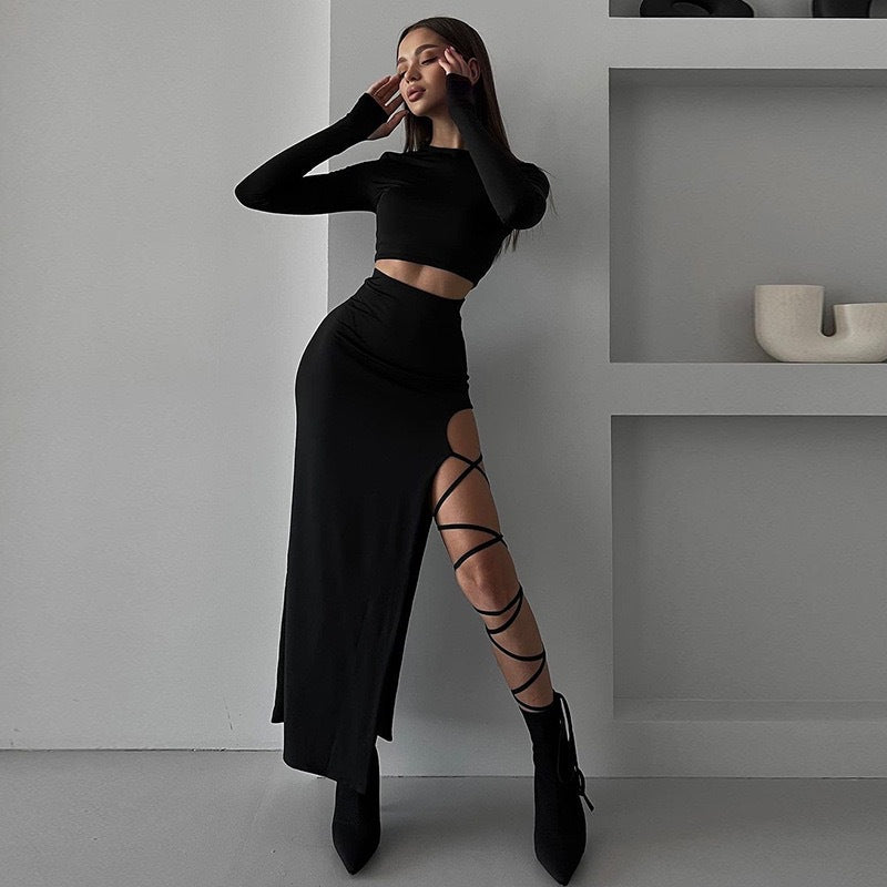 Damen Elegantes Crop-Top mit asymmetrischem Rock und raffiniertem Bein-Schlitz Echo Archiv