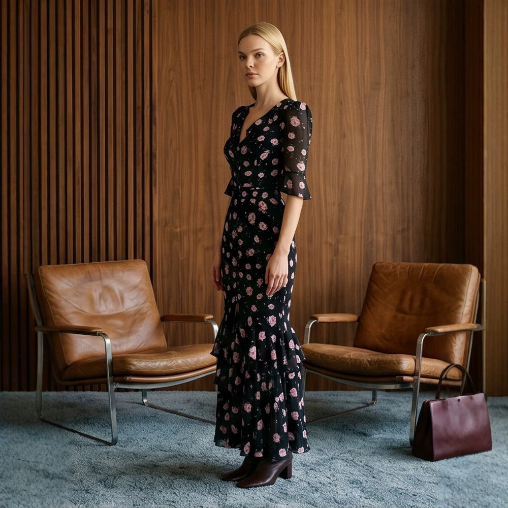 Damen Tailliertes Chiffon-Midikleid mit V-Ausschnitt, dreiviertel Ärmeln und Stufenvolant Echoarchiv