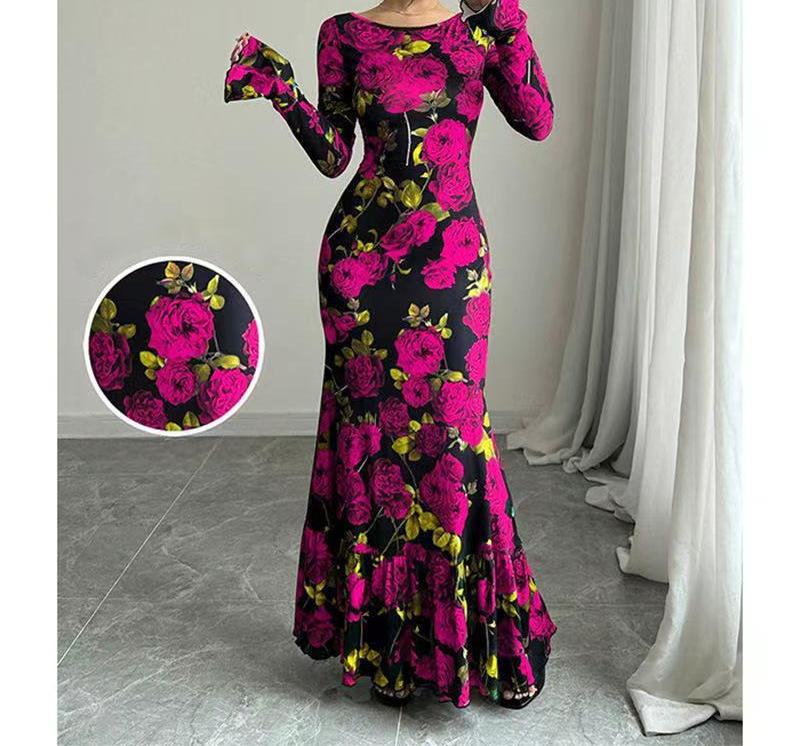 Damen nan eng anliegendes Maxikleid mit Meerjungfrauen-Schnitt, langen Glockenärmeln und Rüschensaum Echo Archiv