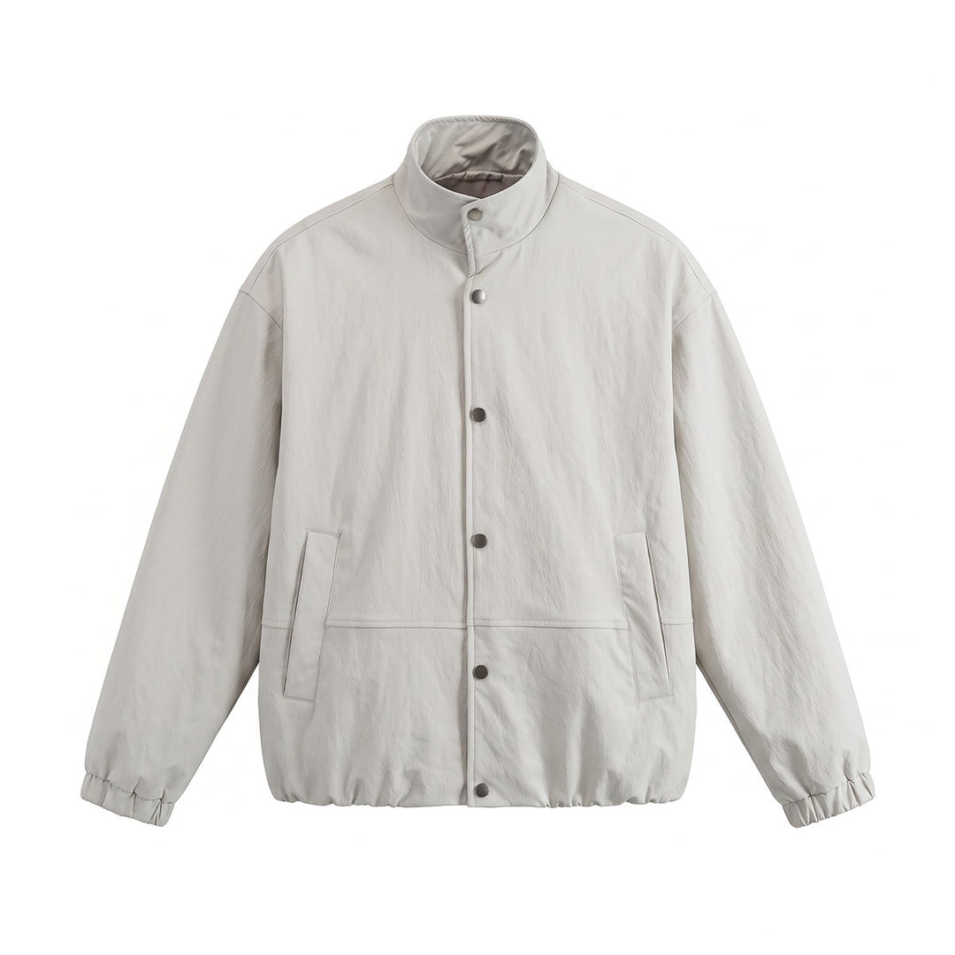 Herren Kurz geschnittener minimalistischer Boxy‑Blouson mit Stehkragen und Druckknopfblende Echoarchiv