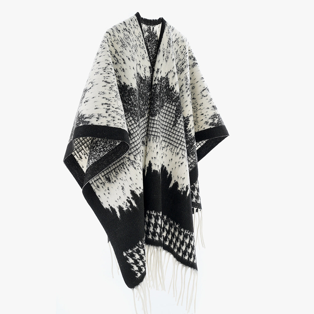 Damen Monochromer Jacquard-Capeponcho aus Wollmix mit Fransen und Oversize-Fall Echo Archiv
