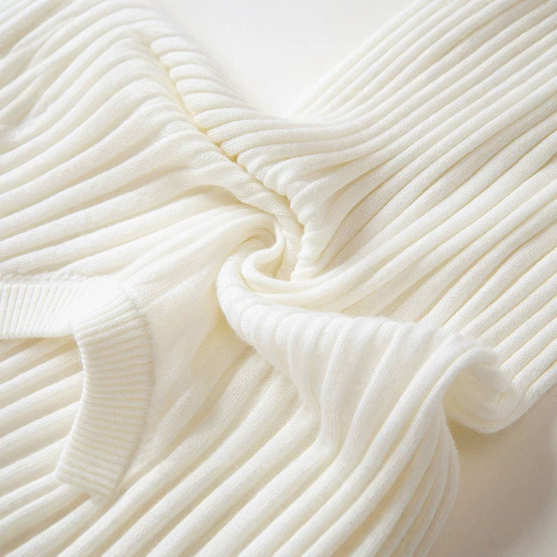 Damen Geripptes Feinstrickshirt mit tiefem U-Ausschnitt und halblangen Ärmeln Echo Archiv