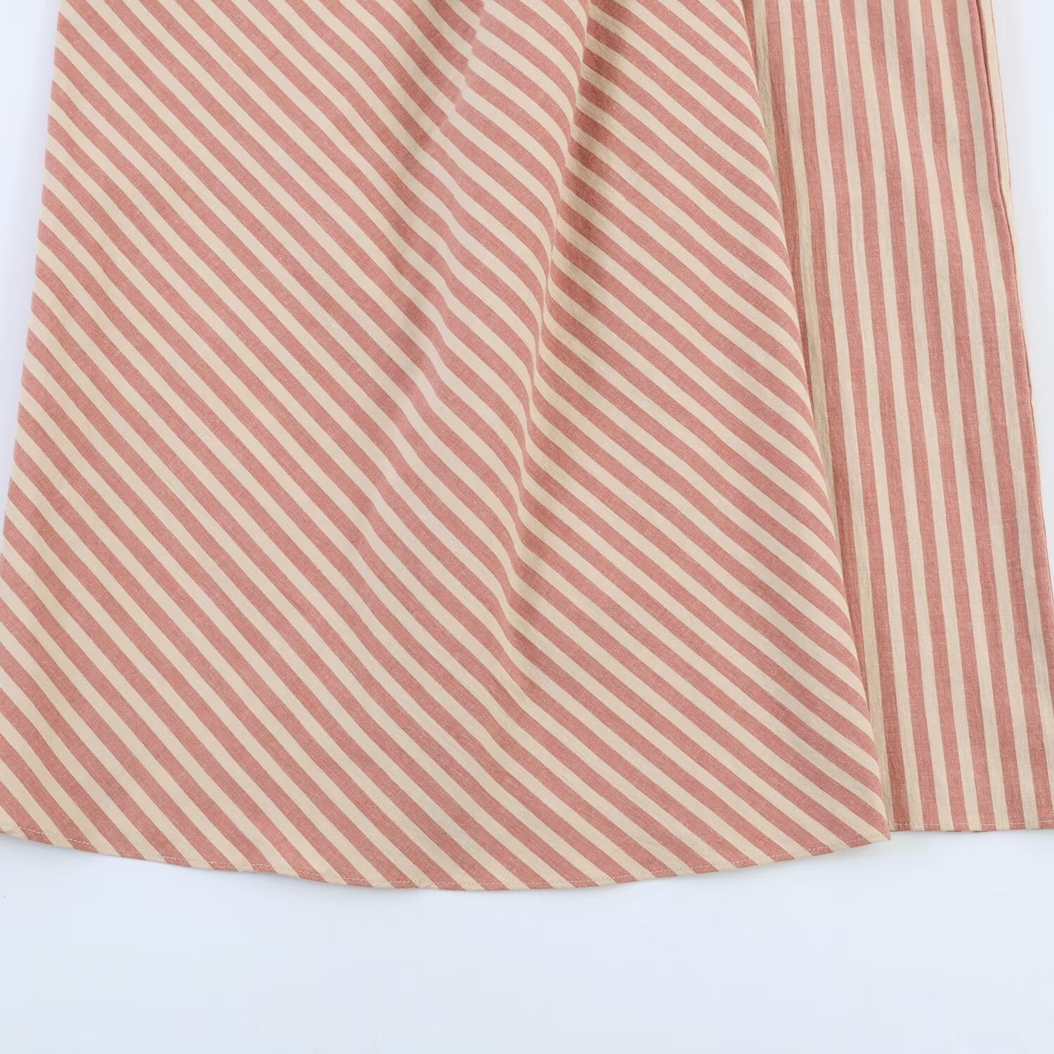 Damen Wickelrock mit diagonalem Streifenmuster und eleganter Drapierung Echo Archiv