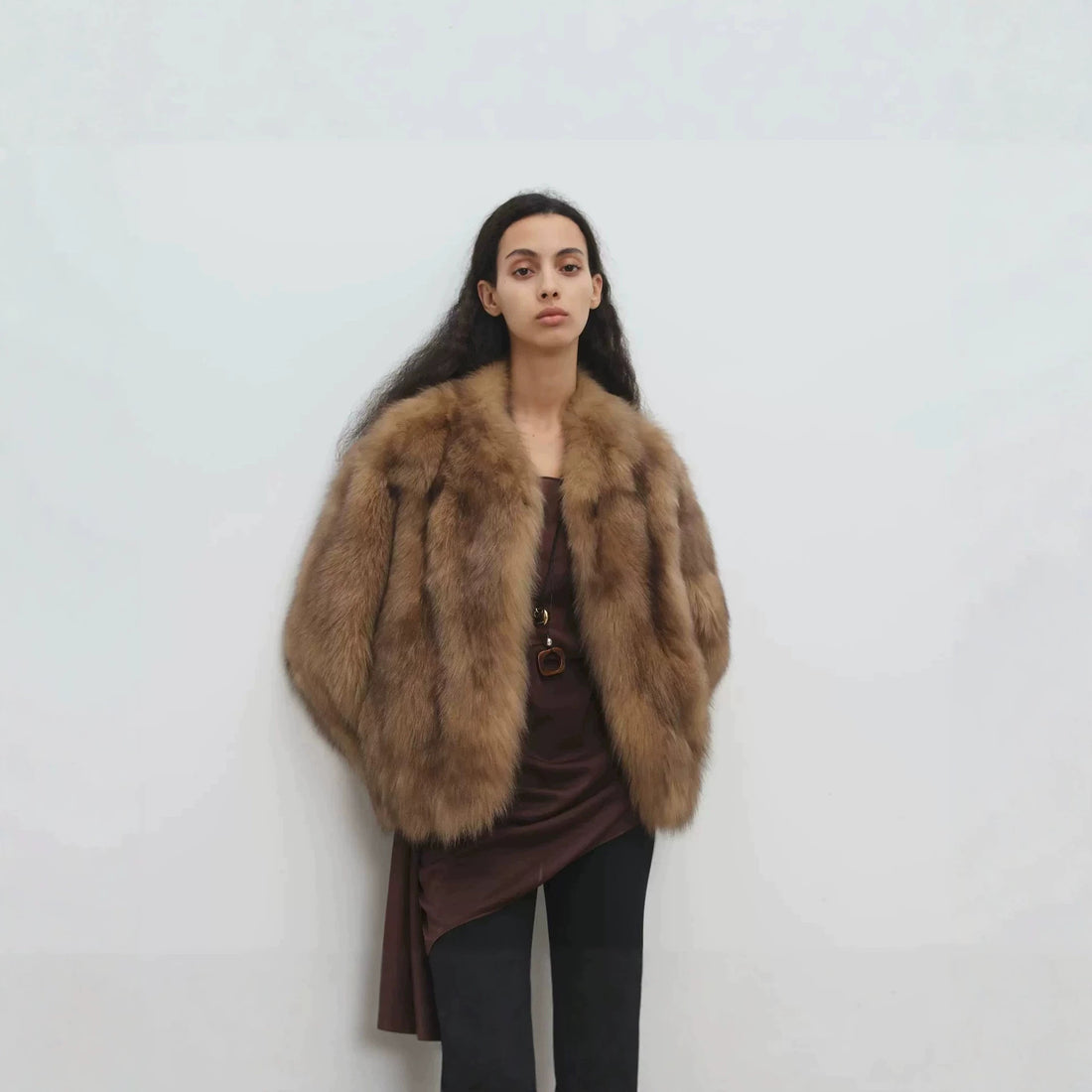 Damen Kurzmantel aus hochflorigem Kunstpelz mit tailliertem Boxy-Schnitt und voluminösem Schalkragen Echo Archiv