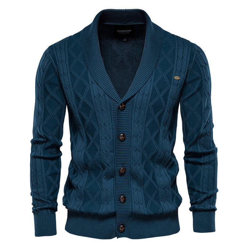 Herren Strickjacke mit stilvollem Überkragen und klassischem Muster Echoarchiv