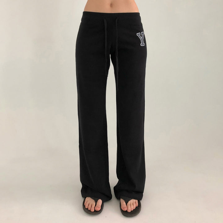 Damen Weiche High‑Waist Lounge‑Hose mit weitem Bein, Tunnelzug und dezentem Markenstick – Avélisse