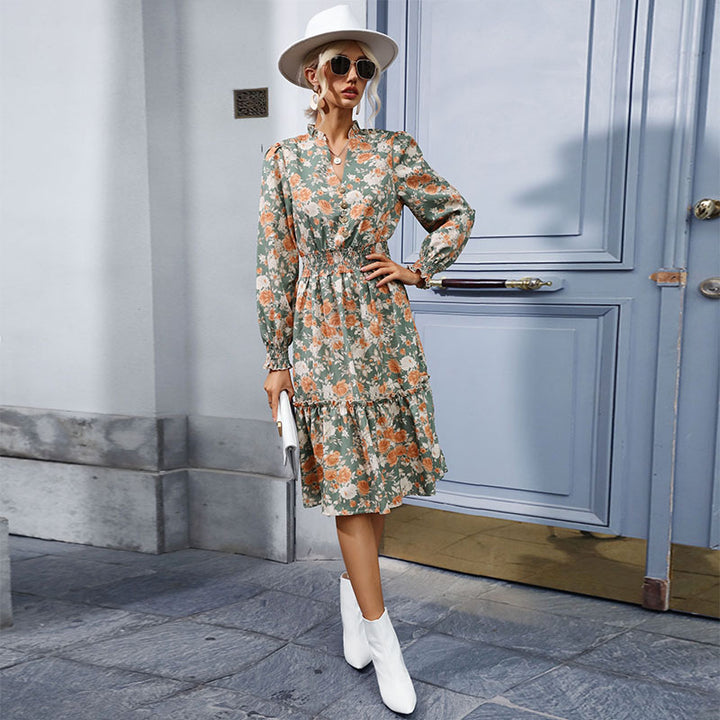 Damen Midikleid mit floralem Alloverprint, gerafftem Smock-Taillenbund und Volant-Saum – Élara