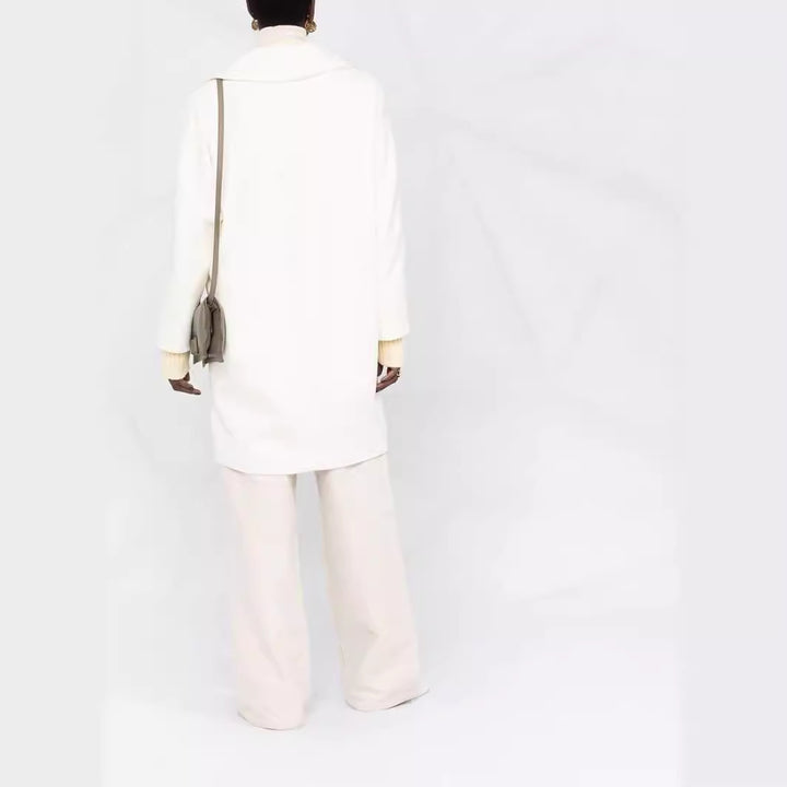 Damen Oversize Wollmix‑Mantel mit überschnittener Schulter und minimalistischer Knopfleiste Echoarchiv