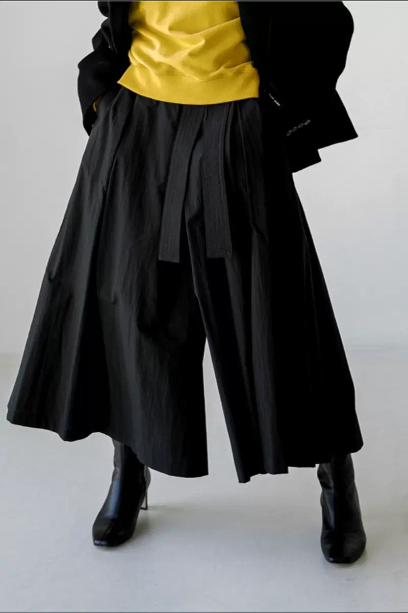 Damen Weite Culotte‑Hosenrock mit Kellerfalten und Bindegürtel – Avélisse