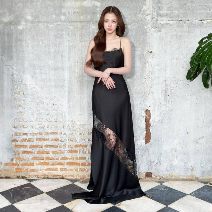 Damen Elegantes Abendkleid mit raffiniertem Spitzenbesatz Echo Archiv