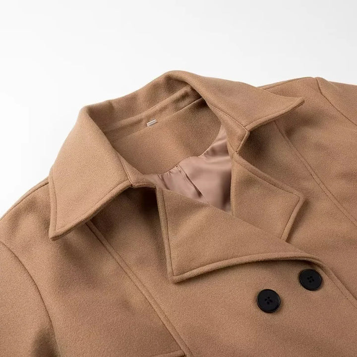 Damen langer taillierter Trenchcoat-Mantel mit Schalkragen, Bindegürtel und dekorativen Wiener Nähten – Montévia