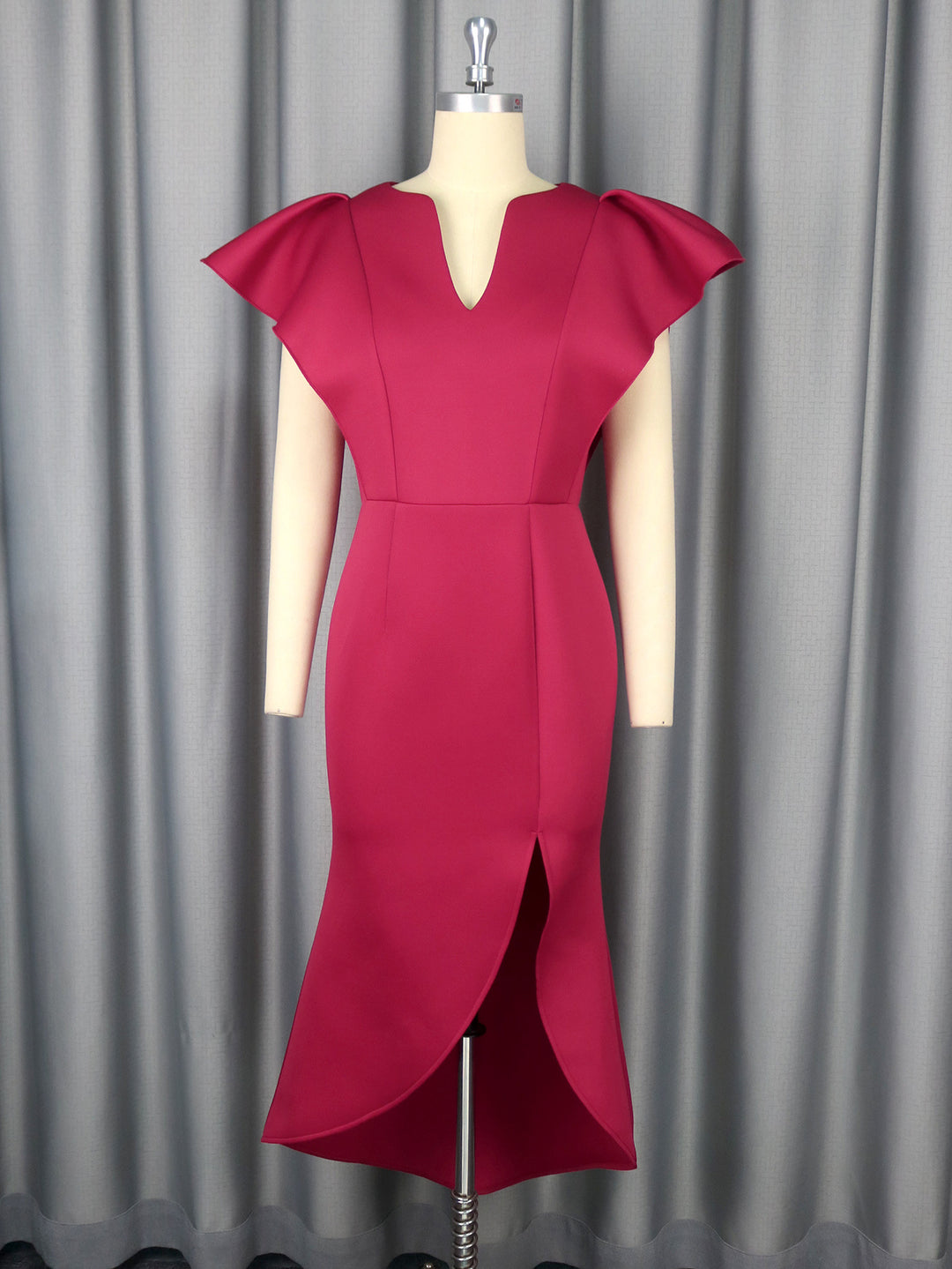 Damen figurbetontes Abendkleid mit voluminösen Rüschendetails Echo Archiv