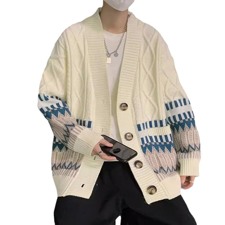 Herren Grobstrickjacke mit modernen Mustern und praktischen Taschen Echoarchiv