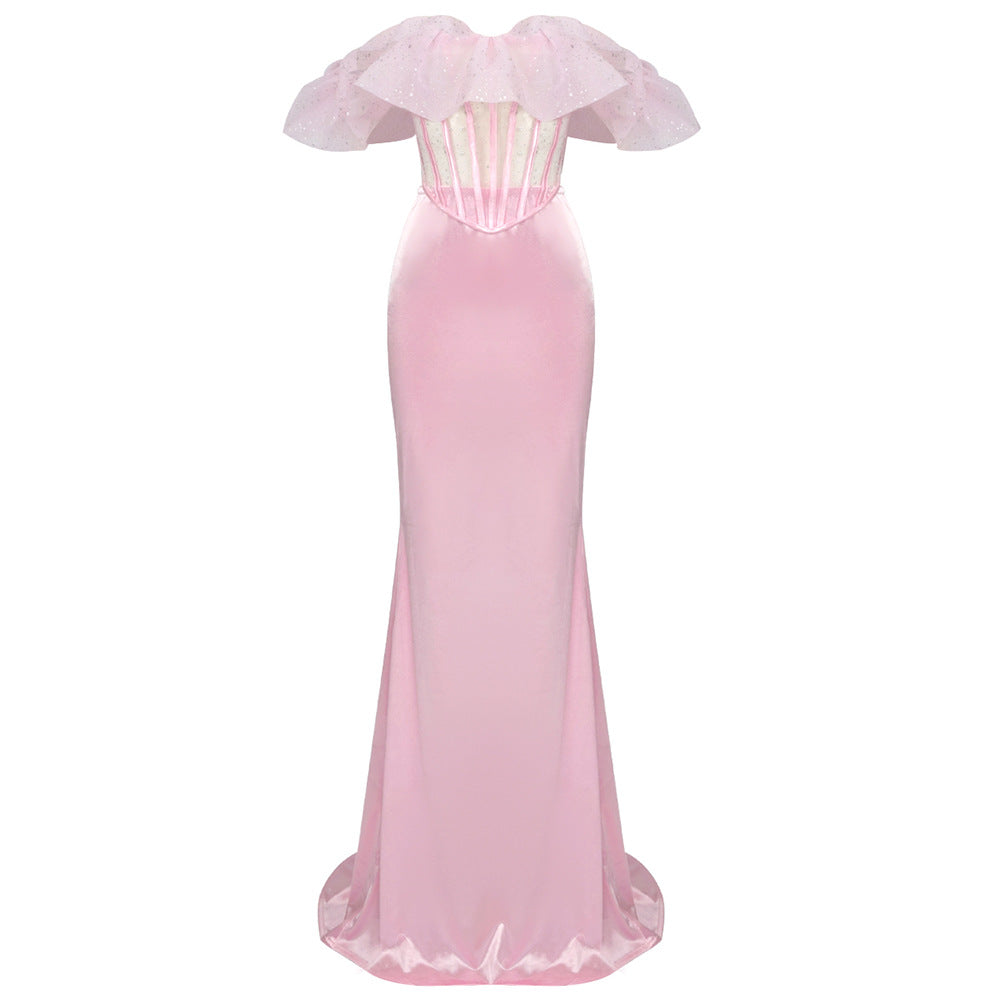 Damen Elegantes langes Abendkleid mit voluminösen Rüschen und figurformendem Design Echo Archiv