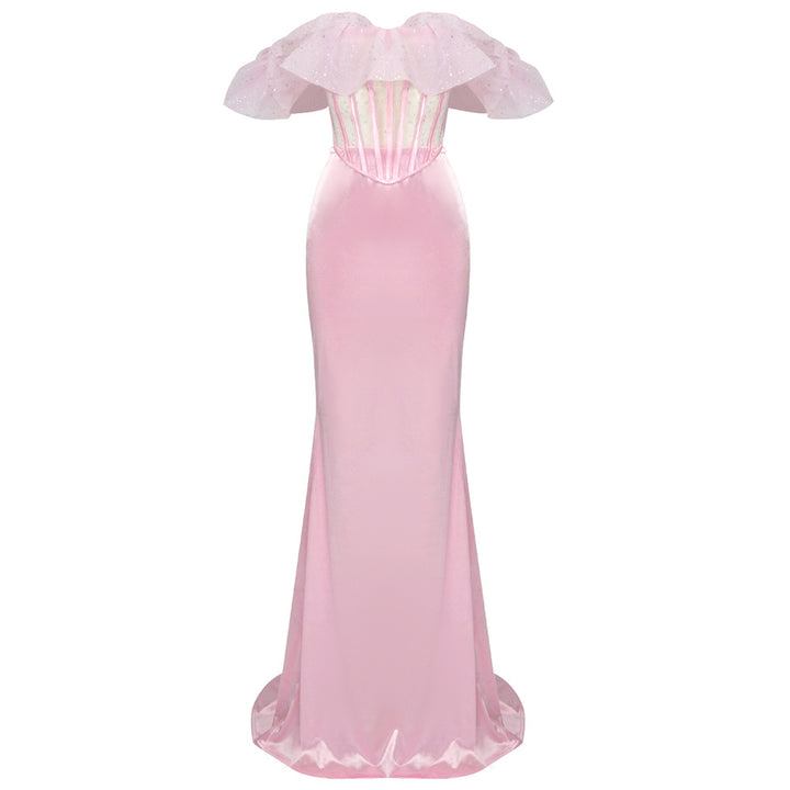 Damen Elegantes langes Abendkleid mit voluminösen Rüschen und figurformendem Design Echo Archiv