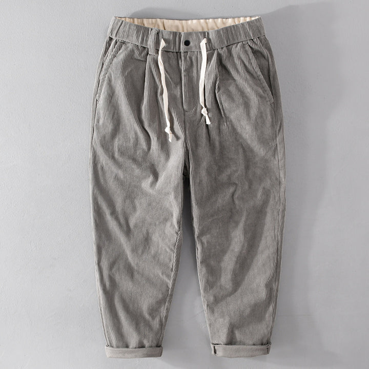 Herren Kordhose im Relaxed‑Tapered mit Kordelzugbund und Umschlag Echoarchiv