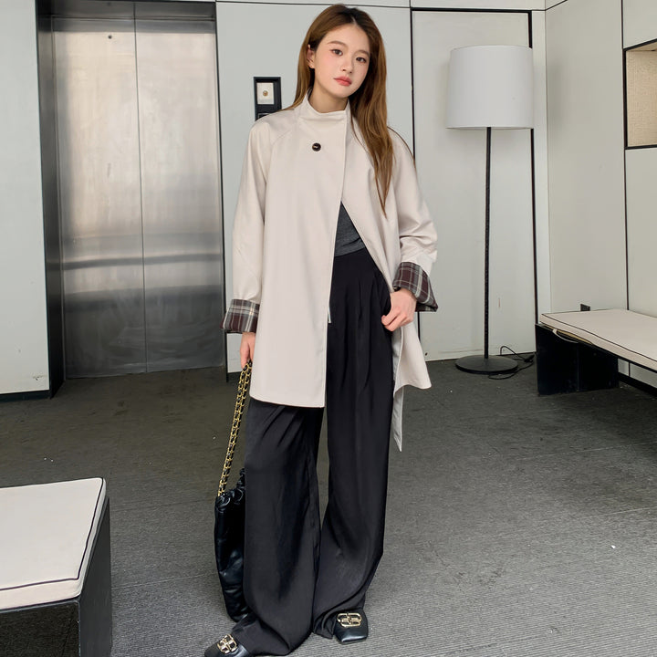 Damen Kurzjacke im Parka‑Stil mit Taillengürtel und kariertem Ärmelfutter Echoarchiv