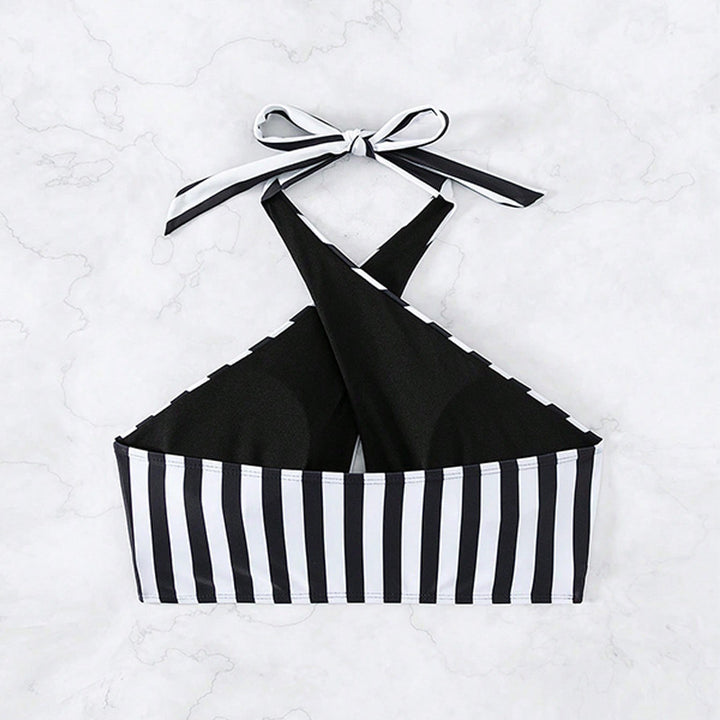 Damen Triangel-Bikinioberteil mit durchdachtem Wickeldesign und elegantem Streifenmuster Echo Archiv