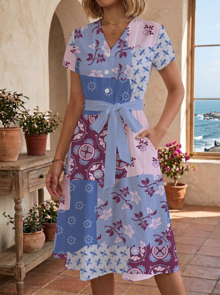 Damen Sommerliches Kleid mit taillierbarem Bindegürtel und floralem Muster Echo Archiv
