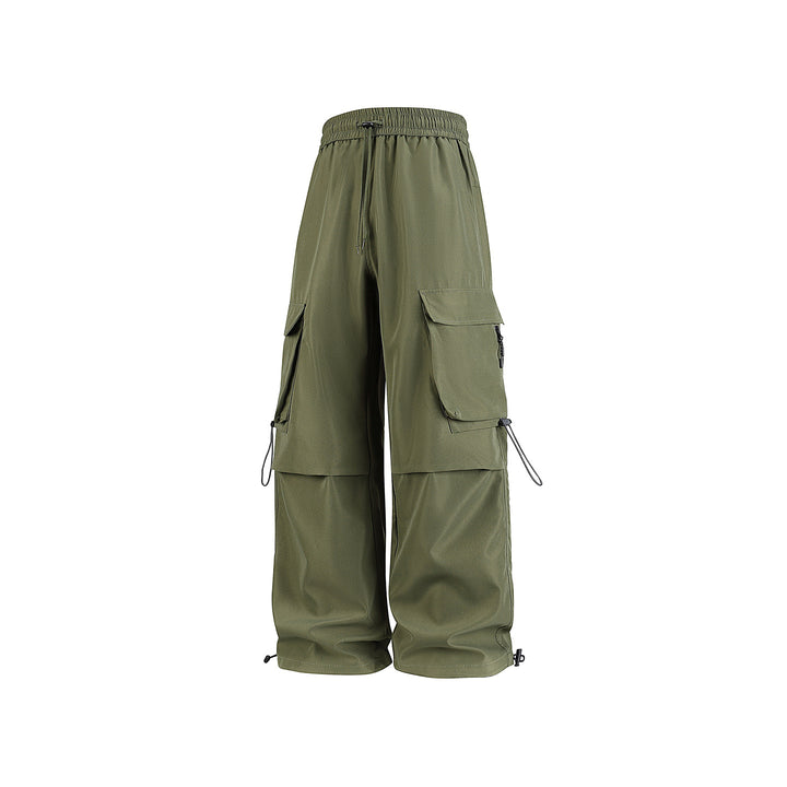 Herren Baggy‑Cargohose im Tech‑Utility‑Stil mit elastischem Tunnelzugbund, großen Klappfächern und Zipper‑Details Echo Archiv