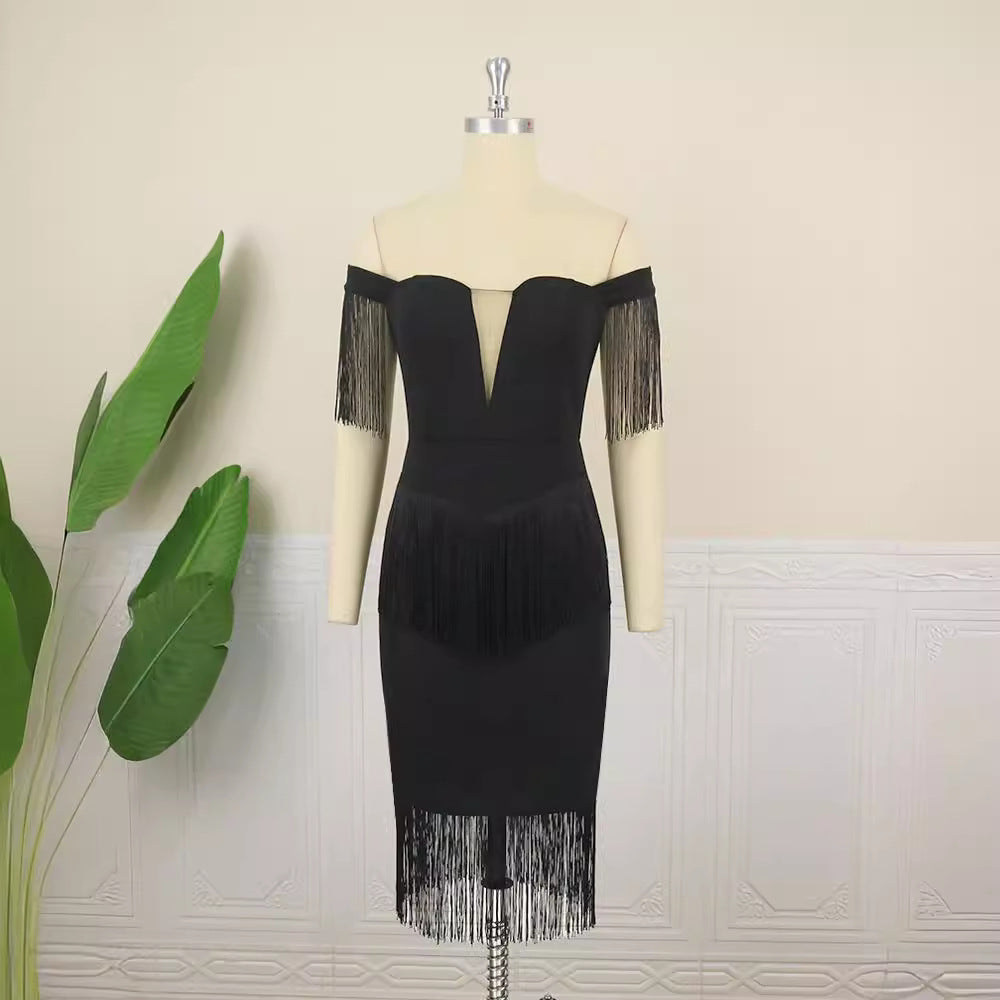 Damen elegantes Cocktailkleid mit Off-Shoulder Design und fransigen Ärmeln Echo Archiv