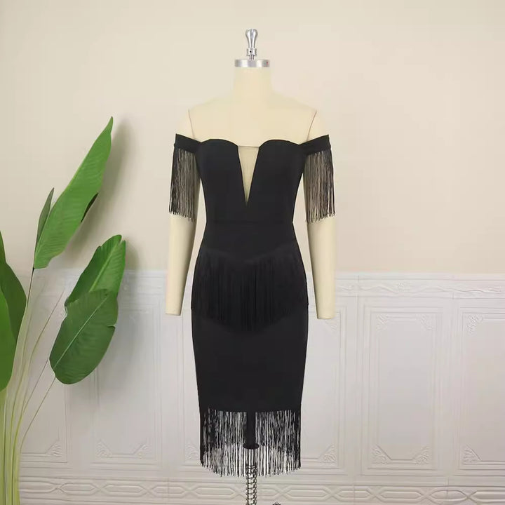 Damen Kleid mit Fransen und tiefem V-Ausschnitt Echo Archiv