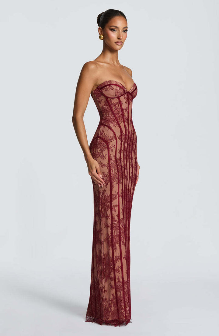 Damen Abendkleid mit raffinierten Spitzen-Details Echo Archiv