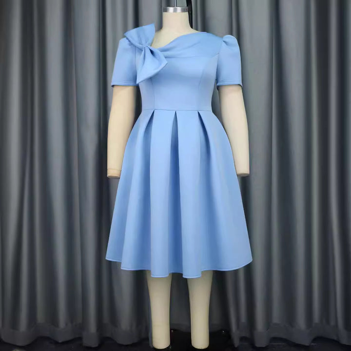 Damen Cocktailkleid mit kunstvollem Schleifenakzent und taillierter Silhouette Echo Archiv
