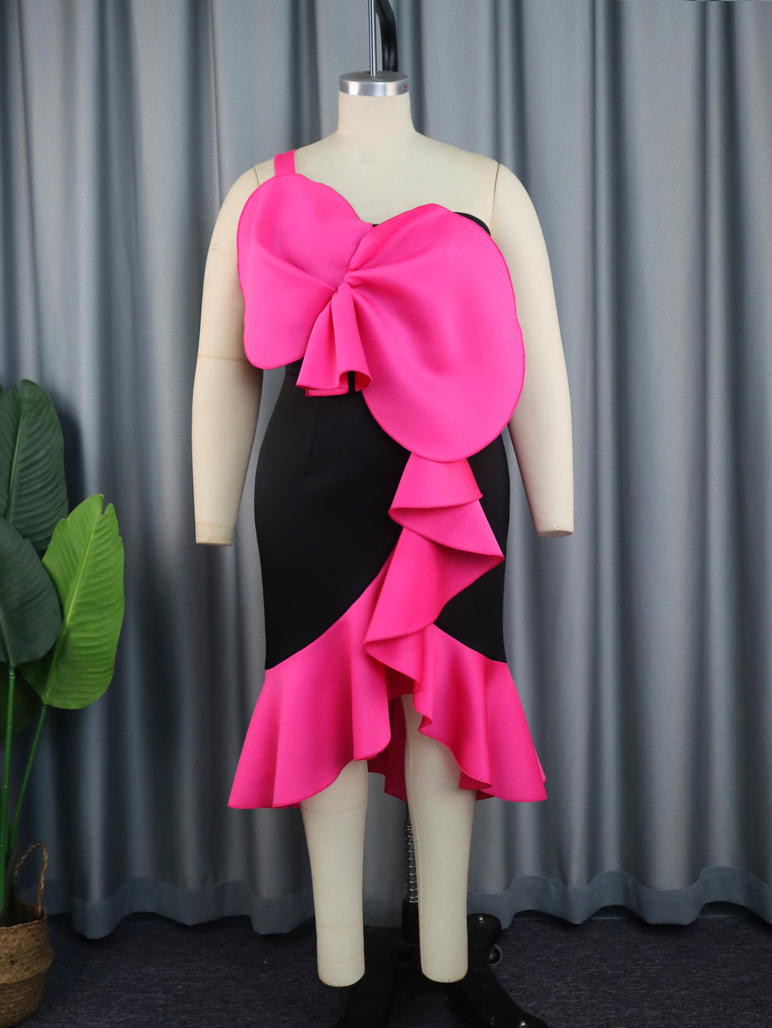 Damen Geschmeidiges Cocktailkleid mit dekorativer Schleifenapplikation Echo Archiv