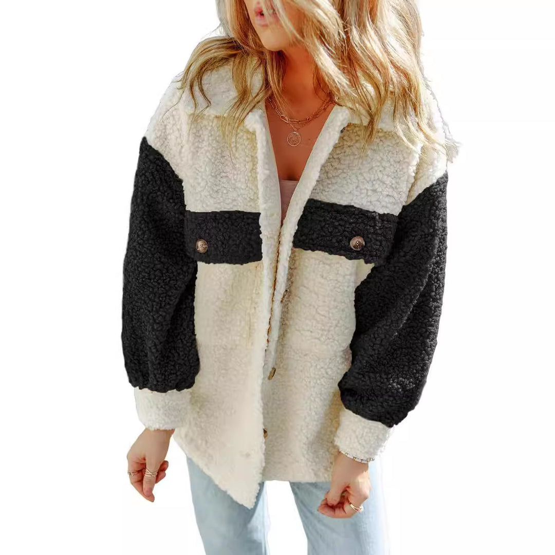 Damen nan oversized Teddy-Hemdjacke mit Kontraststreifen, aufgesetzten Brusttaschen und sichtbarer Knopfleiste Echo Archiv