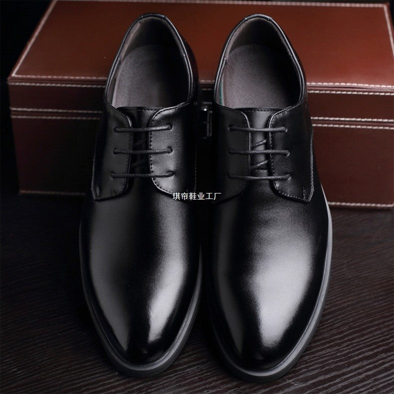 Herren Elegante und glänzende Schnürschuhe Echoarchiv