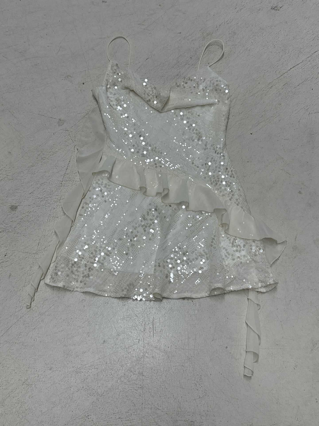 Damen funkelndes Minikleid mit Rüschendetails und verzierten Pailletten Echo Archiv