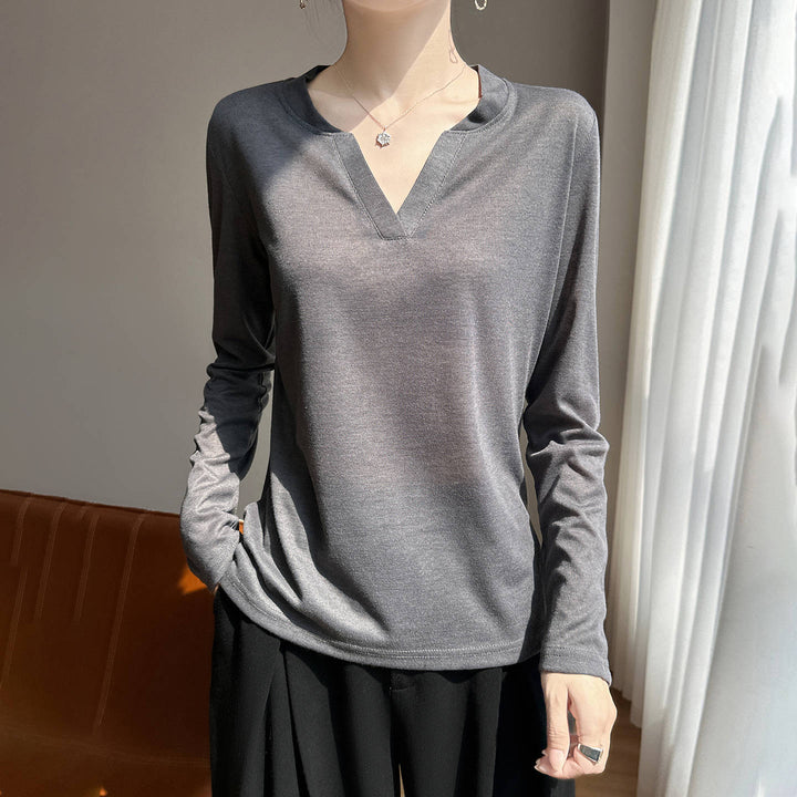 Damen Langärmliges Feinstrickshirt mit geschlitztem V-Kragen Echoarchiv