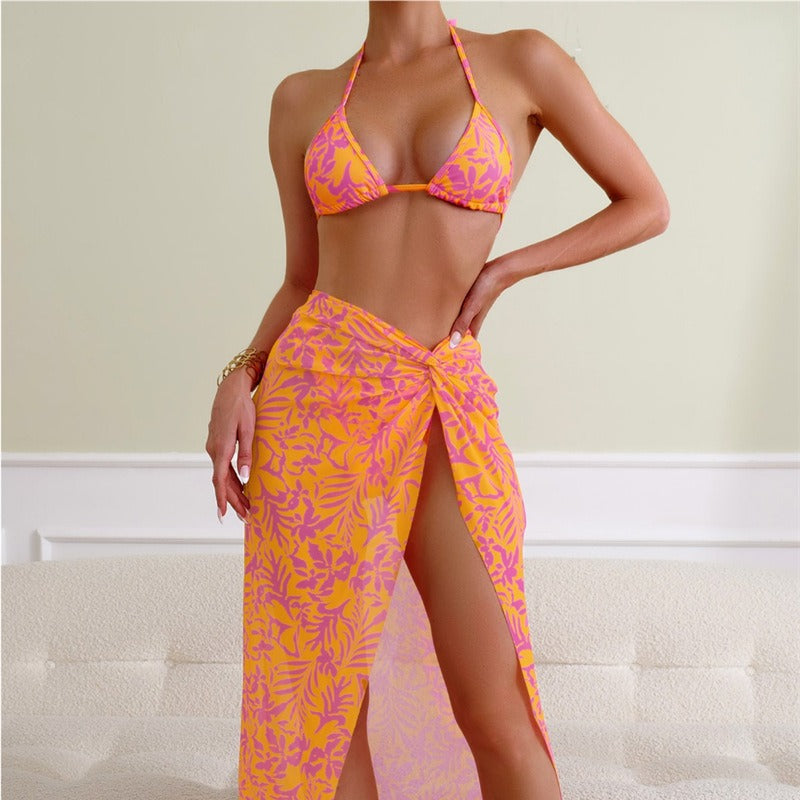 Damen Bikini mit floralem Muster und eleganter Strandumhüllung Echo Archiv
