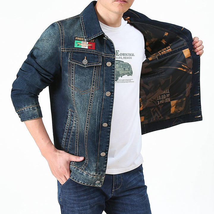 Herren Jeansjacke im Vintage‑Look mit bedrucktem Innenfutter und Emblem‑Details – Denvaro