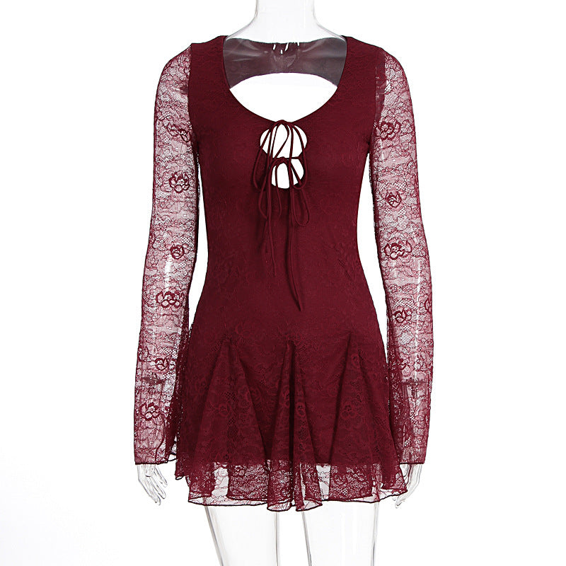 Damen Spitzenkleid mit Cut-Outs und langen Ärmeln Echo Archiv