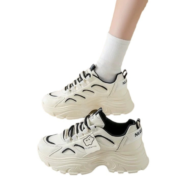 Damen Sportliche Chunky Sneakers mit ergonomischer Dämpfung und atemberaubender Oberflächenstruktur Echo Archiv